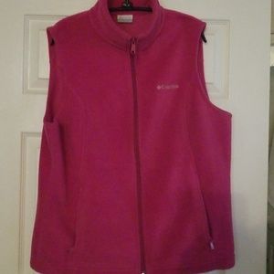 Columbia fuschia vest